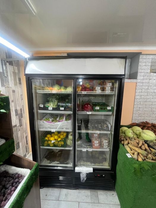 Холодильник для магазина