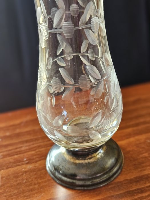 Изящна кристална ваза