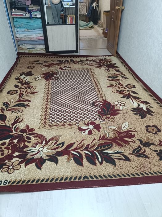 Продам ковер хорошем состояния