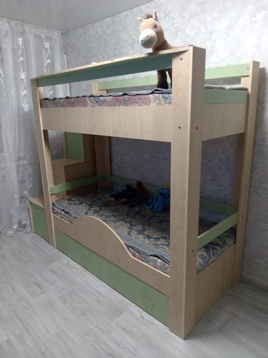 Кровать(двухъярусная)