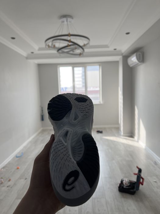 кроссовки asics