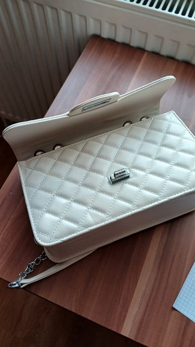 Noua geanta Ieftina eleganta.