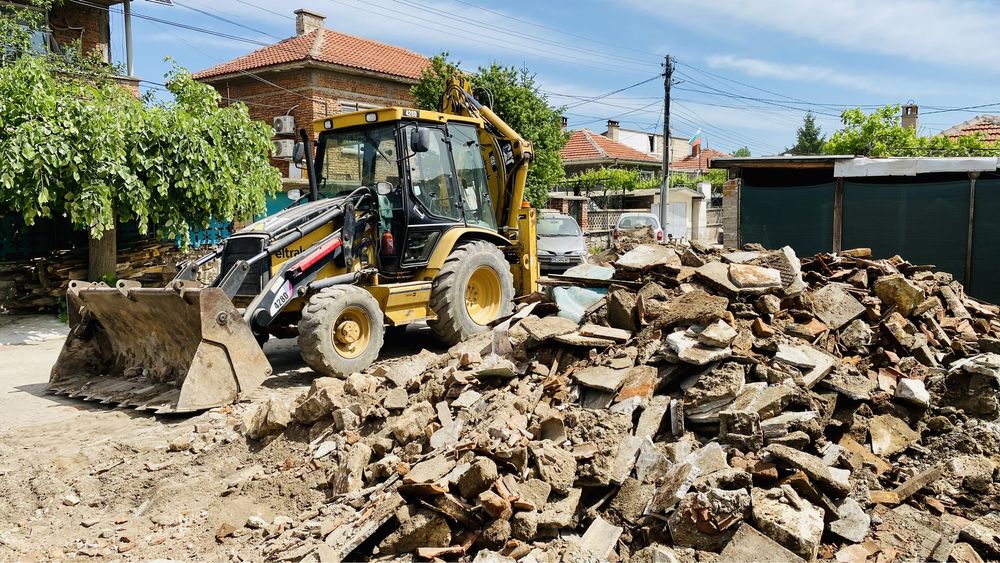 Услуги с комбиниран багер за Пловдив и региона!