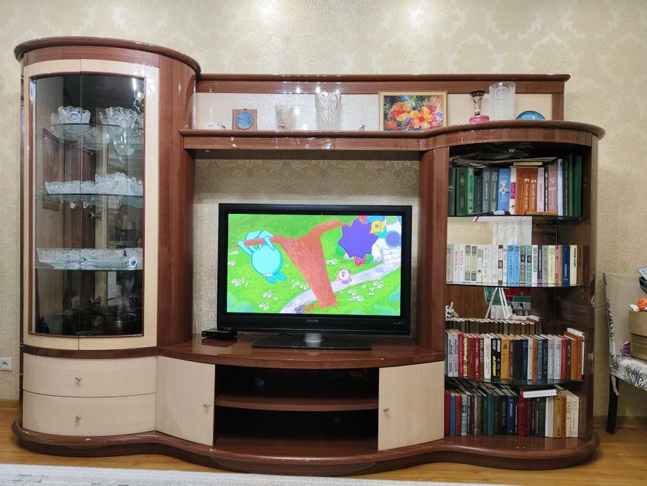 Срочно! Продаю стенку для гостинной