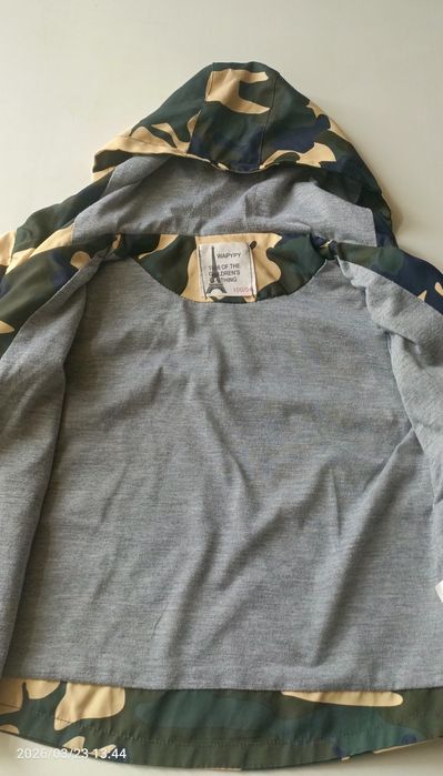 Продам ветровку детскую