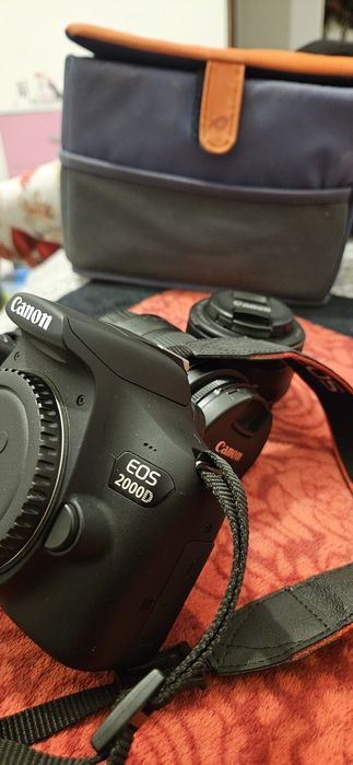 Canon 2000D,că nou 18-55 și 50mm,încărcător,geanta dedicata