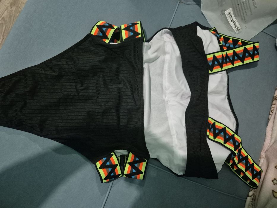 Продам  купальник