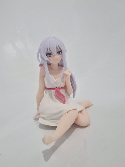 Аниме фигурка девушка