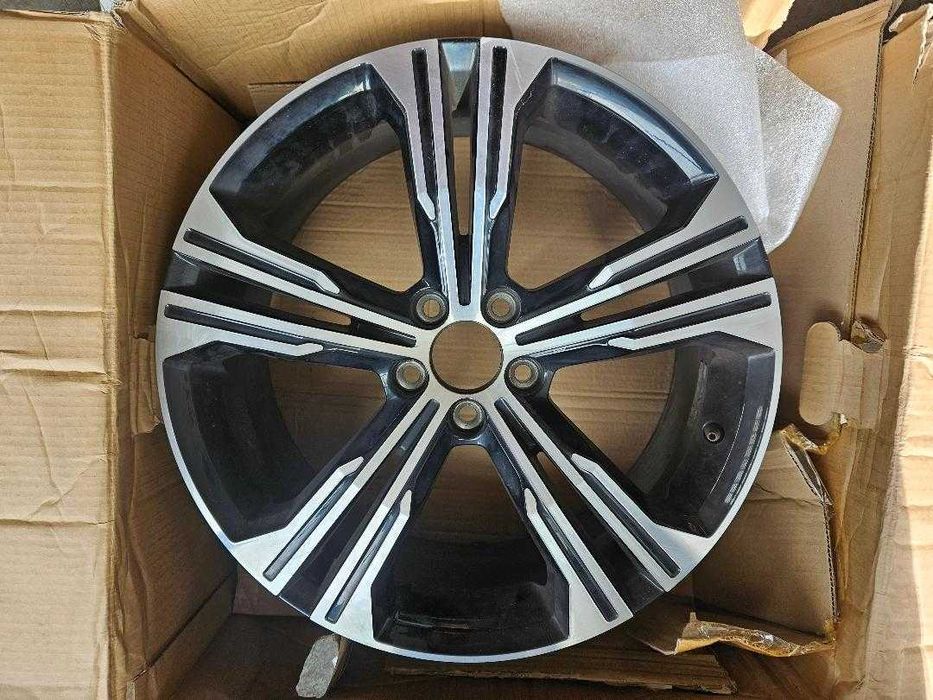 Vand Janta Aliaj Originala Volvo XC40 cod 31471556