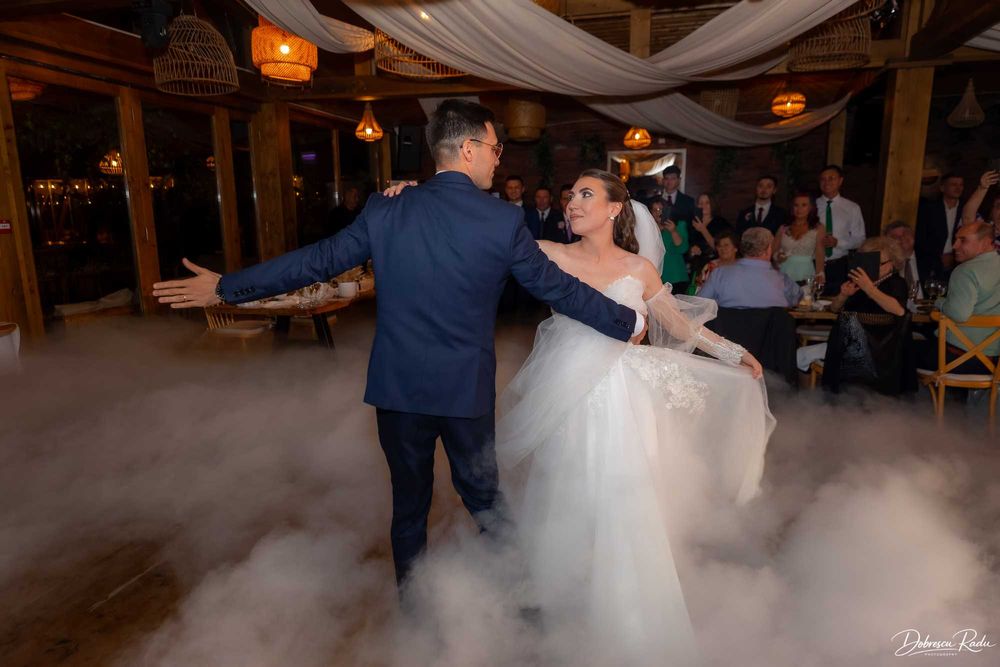 Fotograf Cameraman Evenimente Nunta Botez Cununie Foto Video