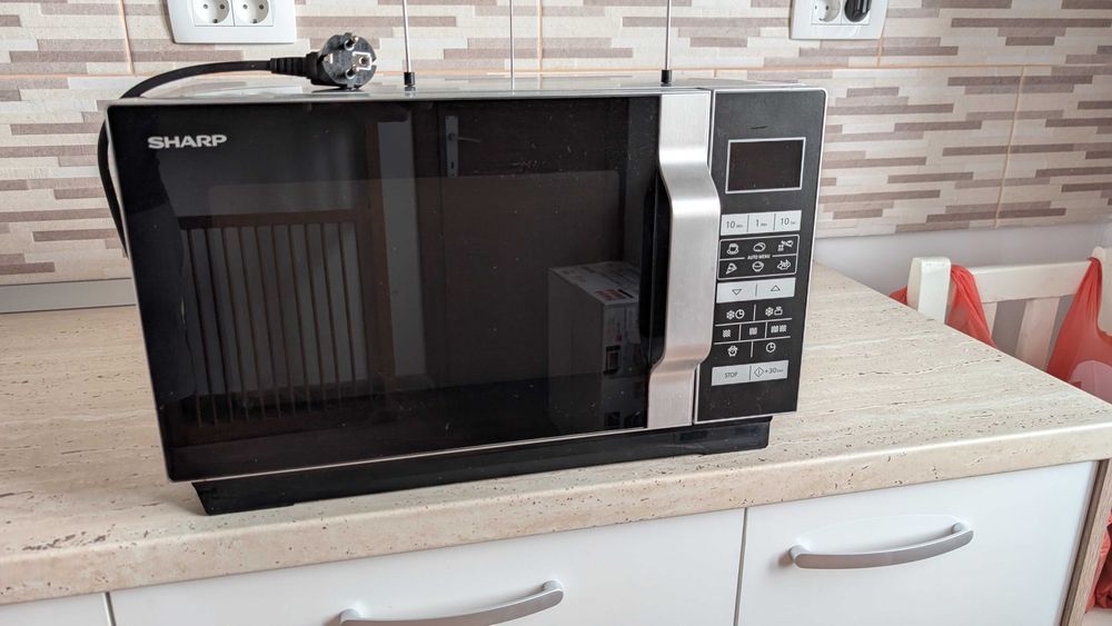 Cuptor microunde Sharp R760S, 23L cu funcție Grill