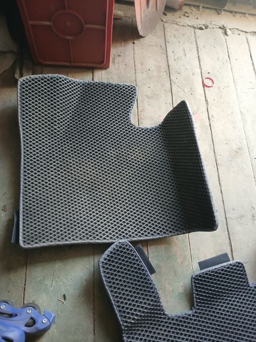 Продам Эва коврики в отличном состоянии
