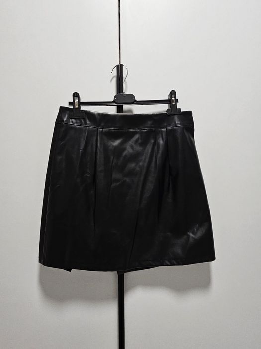 Дамска кожена пола