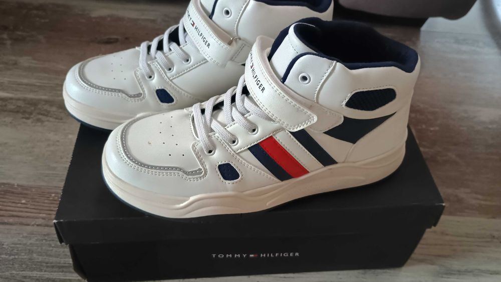 Tommy Hilfiger размер 37