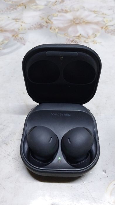 Самсунг а 23 и наушники будс 2про