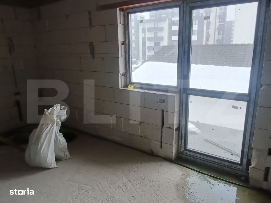 Casa 270 mp utili la rosu, 7 camere, teren 500 mp – zona Arex