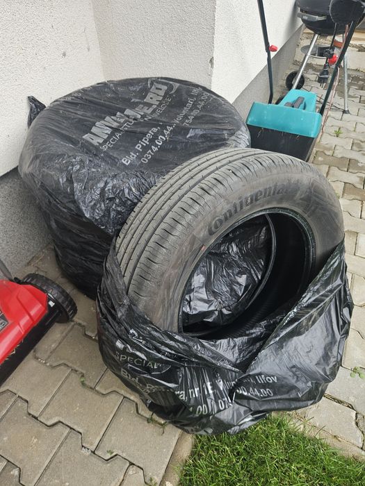 Set anvelope Continental de vara 215/65/R17 ca noi