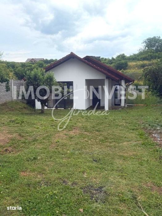 Casa individuala zona Schit |500 mp teren|3 dormitoare|demisol-125000E
