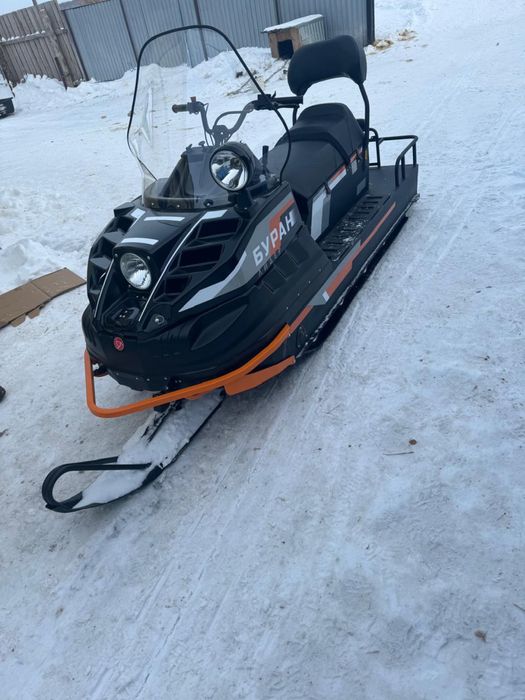 Продам снегоход, буран