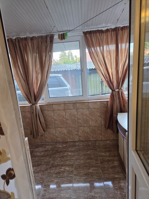 Inchiriez apartament micro 4