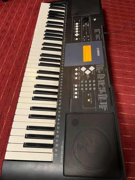 Orga yamaha psr e333