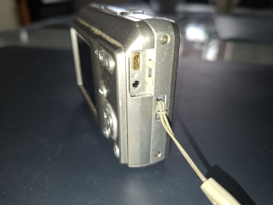 Samsung ES 15, Inteligent LCD, 10,2 MP, cu husă transport,fără card SD