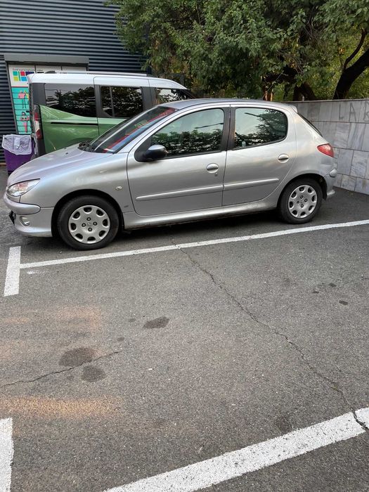 **Peugeot 206, Aer Conditionat functional , 2005 doar 70.000 km **