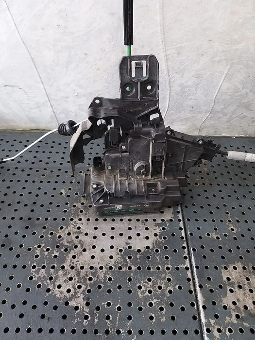 Broasca usa dreapta fata mercedes c class w205 a0997201800 a2220063999