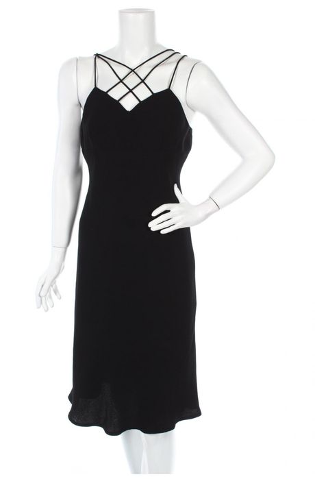 Rochie neagra ocazie
