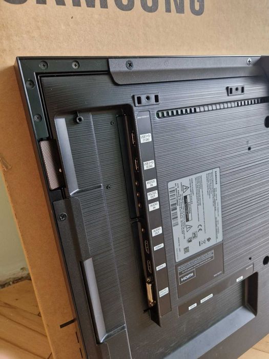 SAMSUNG Interactive Touch Screen Display PMF-BC Series 32”