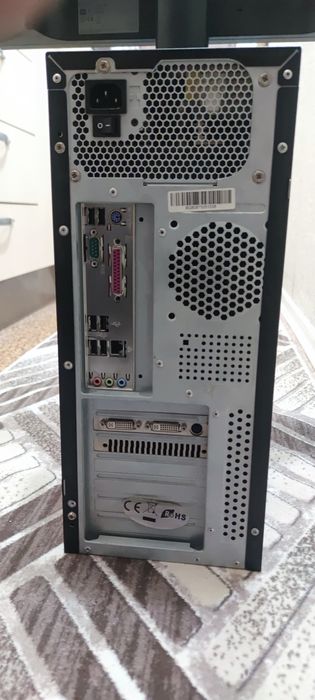 Компютър с монитор комплект