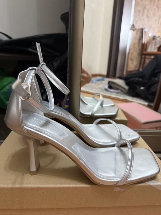 Продам женскую обувь