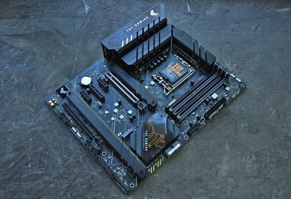 Auss tuf Gaming z690 gaming plus