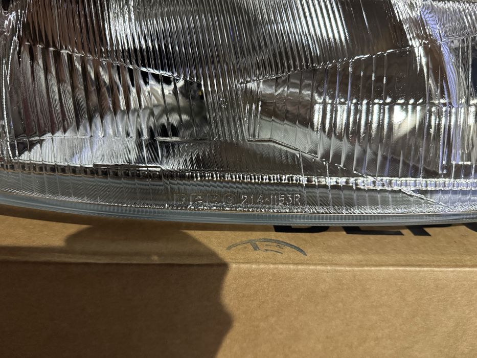 Фары на Mitsubishi Carisma