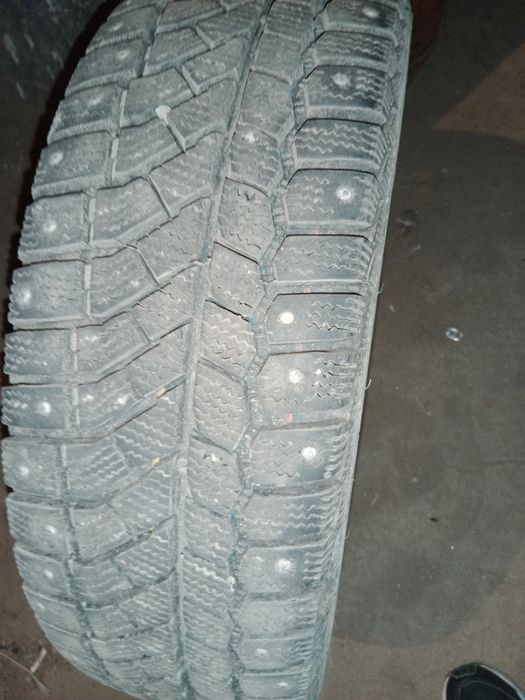 Продам шины зимние.