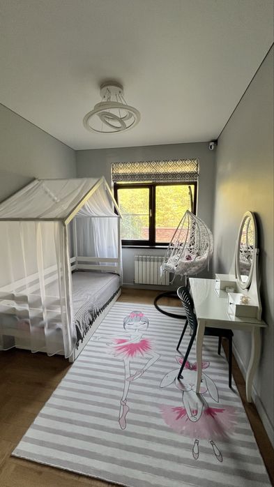 Детская кровать с балдахином