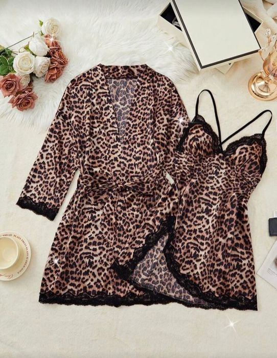 Дамска нощница от две части - рокля и халат