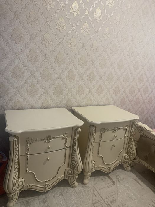 Продается 2-х спальная кровать с тумбочками