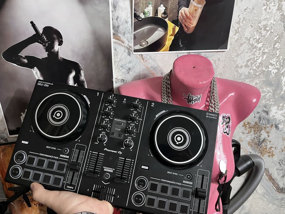 ПРОДАМ DJ-контроллер