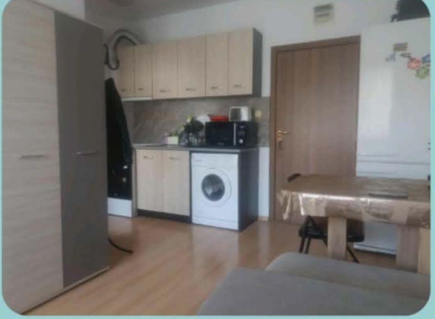 Продавам двустаен на морето