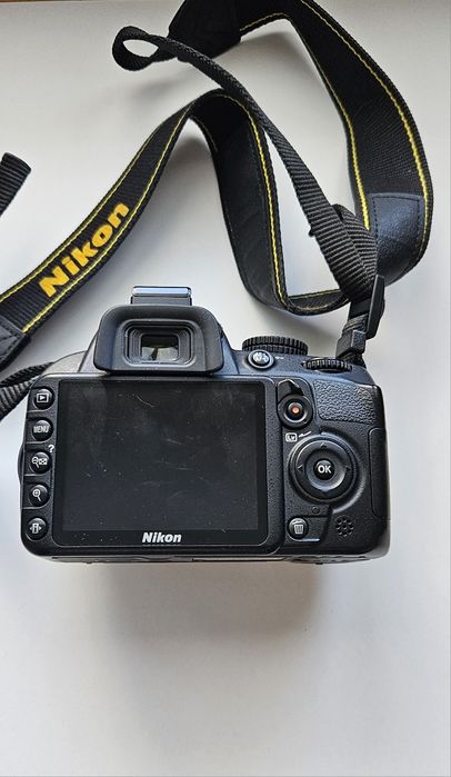 Nikon D3100 на САМО 12k кадъра + обектив 18-55mm + Аксесоари (Чанта, 2 Батерии, Карти, UV Филтър)