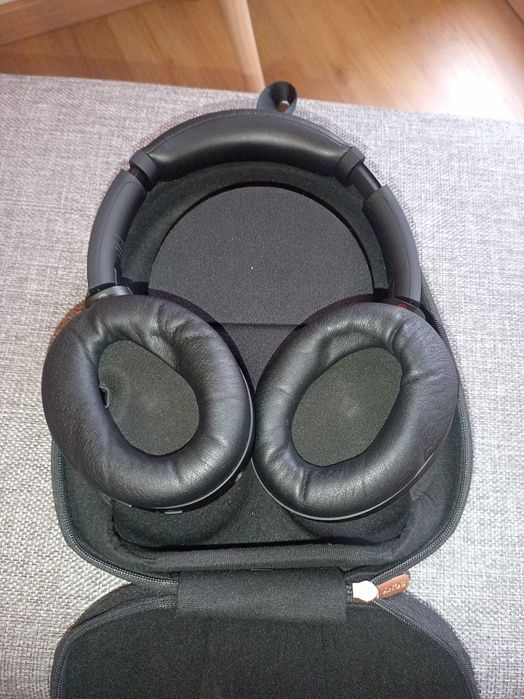 Слушалки Sony WH1000 XM4