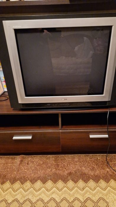 Телевизор LG рабочий