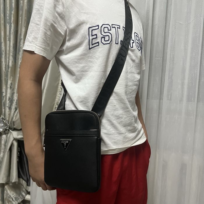 барсетка мужской  GUESS