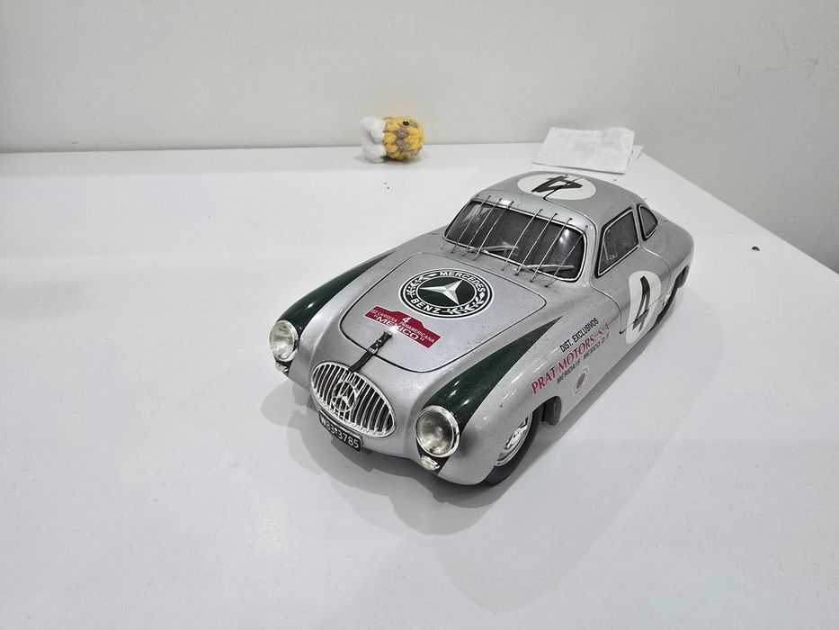 Умален модел на мерцедес