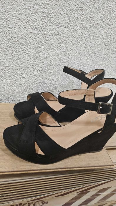 Дамски сандали на страхотни цени