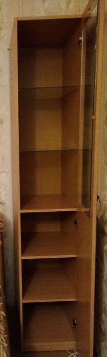 Шкаф - сервант в отл.сост.