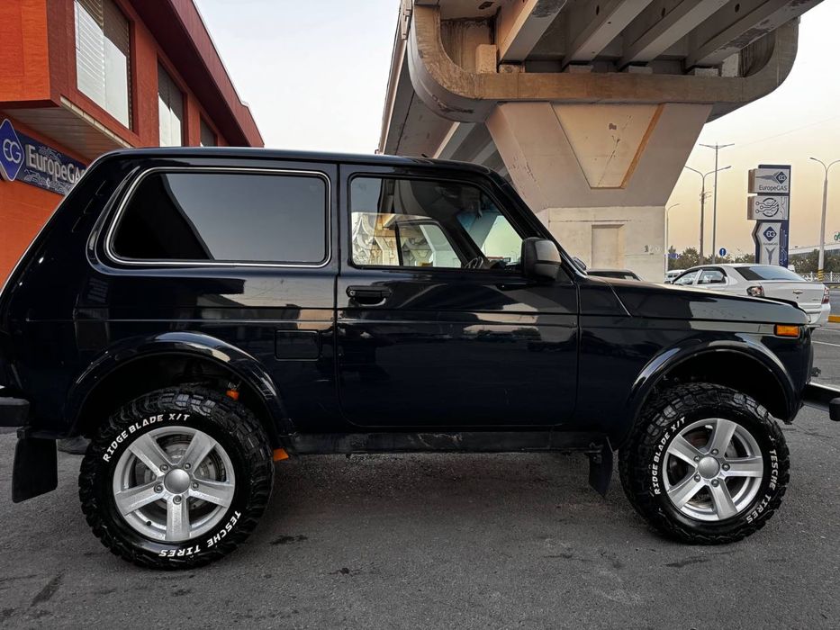 Niva Ligend of roodga Tayor