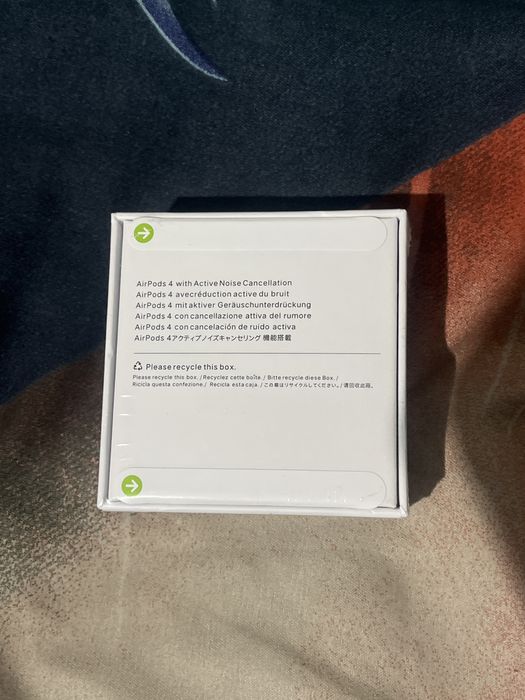 Casti airpods 4 anc noi cu factura