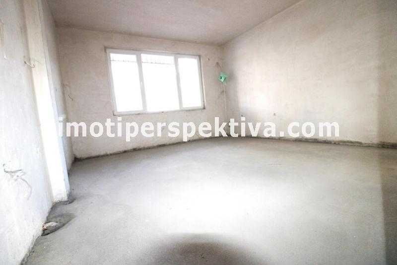 Продава се Тристаен апартамент в Пловдив, Център - 70 кв.м за 981 €/кв.м - Снимка #2